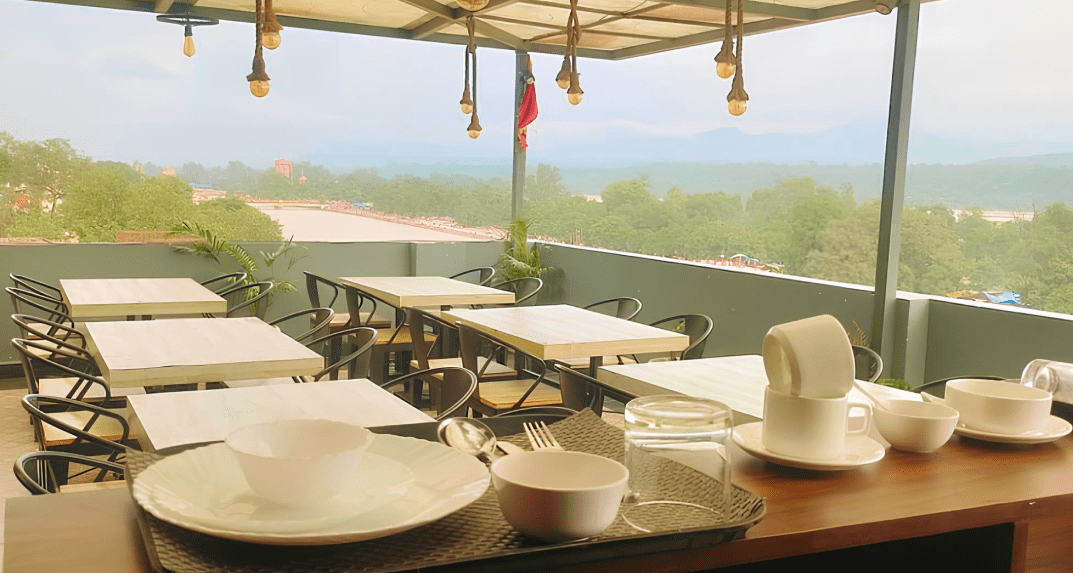 Rooftop Riverside Dining